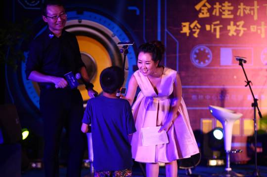 “金桂树下•聆听好时光”—楷林中心中庭花园夏夜老歌会清凉落幕