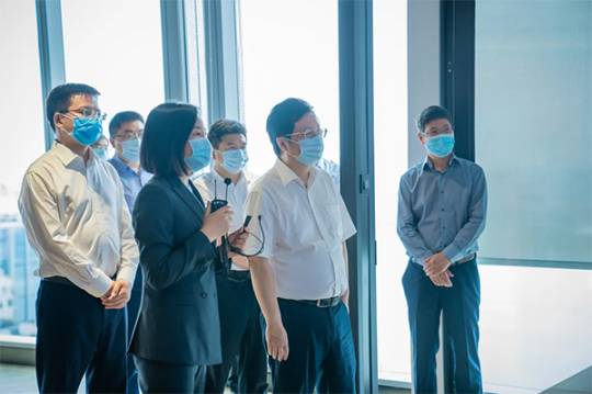 长沙市委书记胡衡华赴楷林国际 调研岳麓区经济社会发展情况