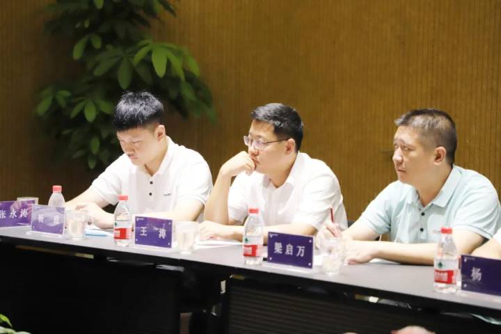 金沙集团管理层一行走进楷林考察交流