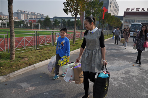 楷林物业携手客户爱心助力公益事业