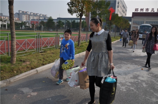 楷林物业携手客户爱心助力公益事业