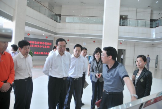 省委常委、市委书记王文超到信息大厦考察
