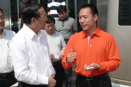 省委常委、市委书记王文超到信息大厦考察