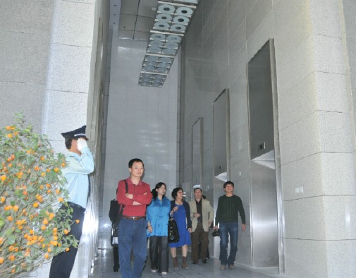 郑州市人大代表参观楷林国际
